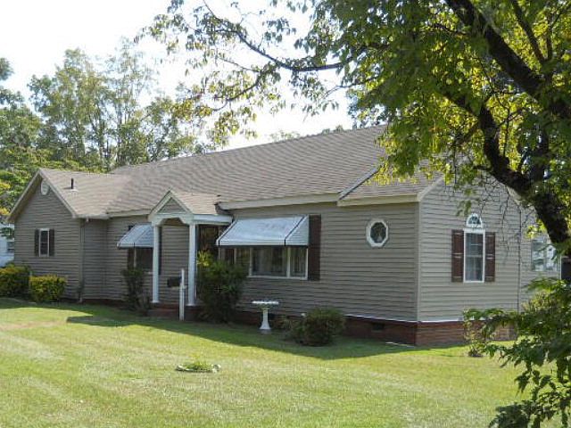 1st image of 1040 Carolina St