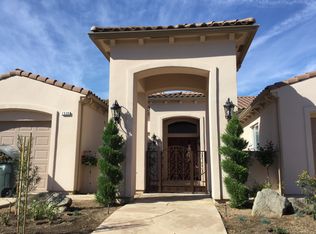 1528 E Sterling Hill Way, Fresno, CA