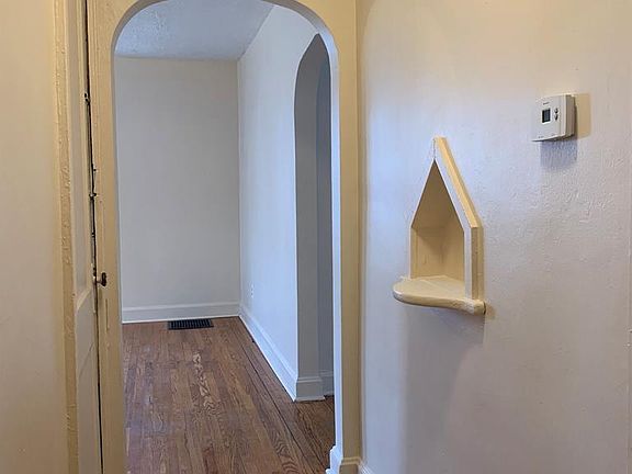4th image of 1101 Emerson Ct