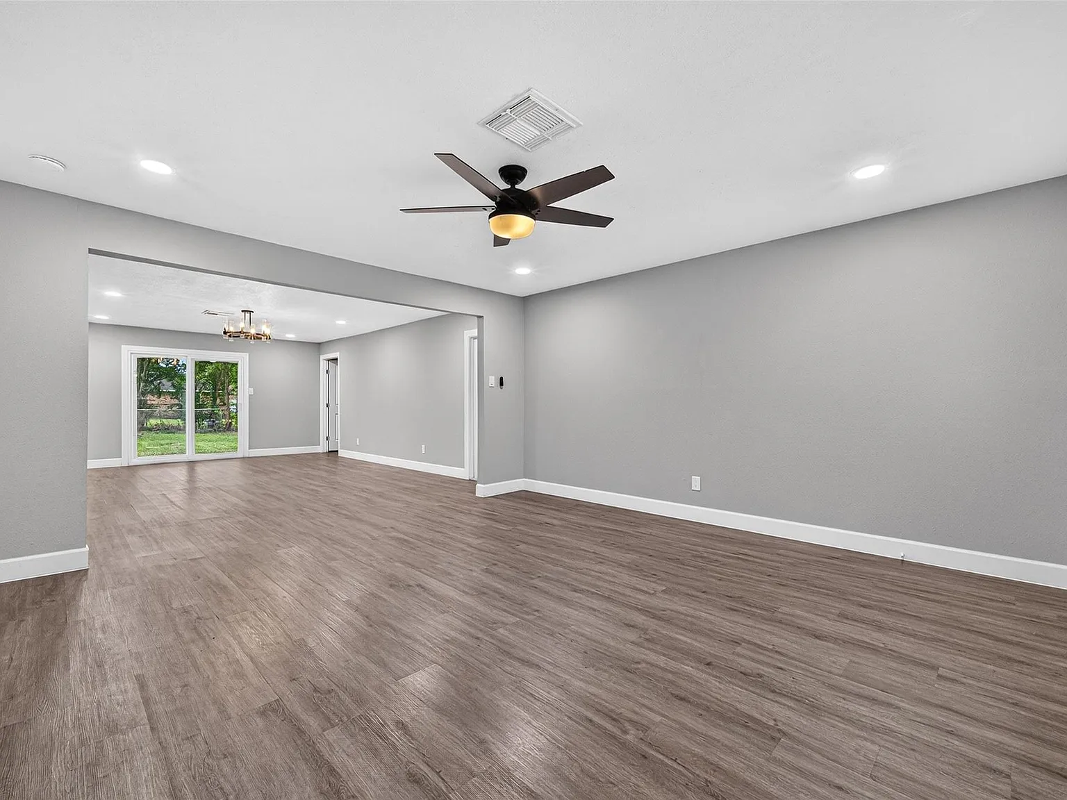 4 bed, 2.0 bath, 1865 sqft, $2,350 — Photo 2