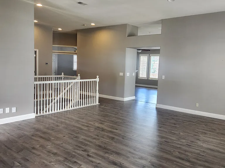 4742 Village Green Pkwy — Photo 4