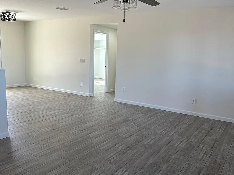 6834 S 43rd Pl — Photo 4