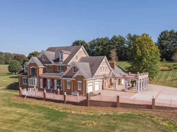 22343 Green Spring Rd, Abingdon, VA 24211