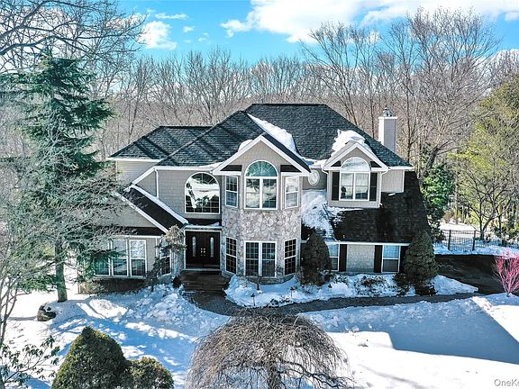 4th image of 5 Frost Valley Road