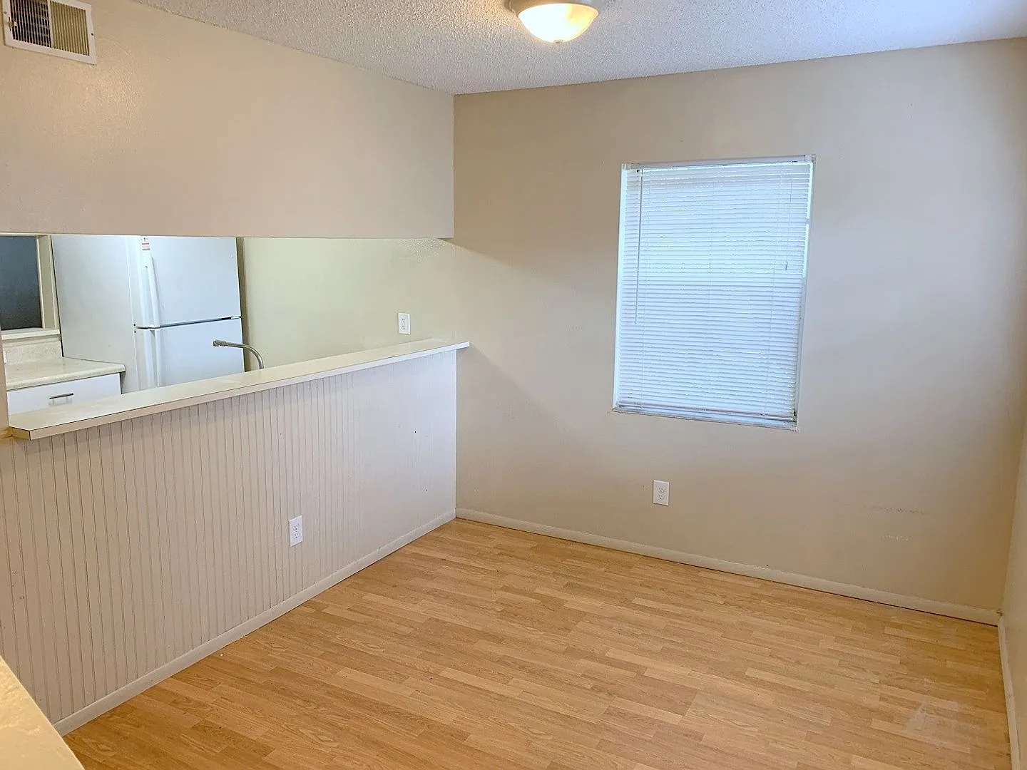 Unique 2nd floor 2 Bed/1 Bath Apartment in the Waterside Gated Community — Photo 2