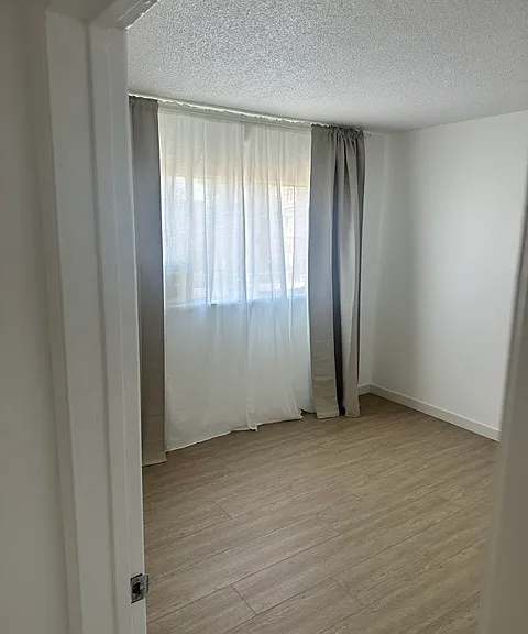 1610 N Martel Ave #2 — Photo 5