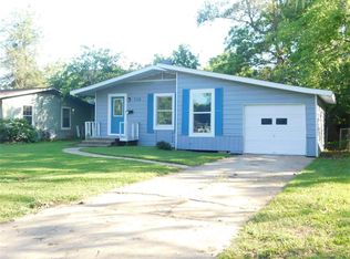 114 Cherry St, Lake Jackson, TX 77566
