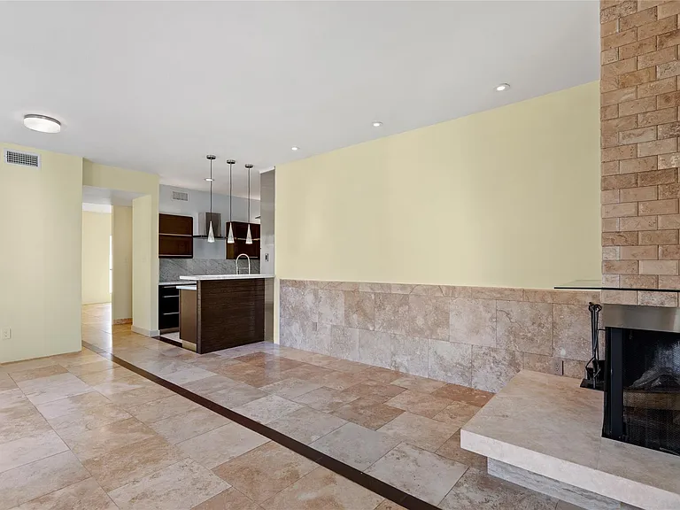 4001 Nasa Pkwy #213 — Photo 11