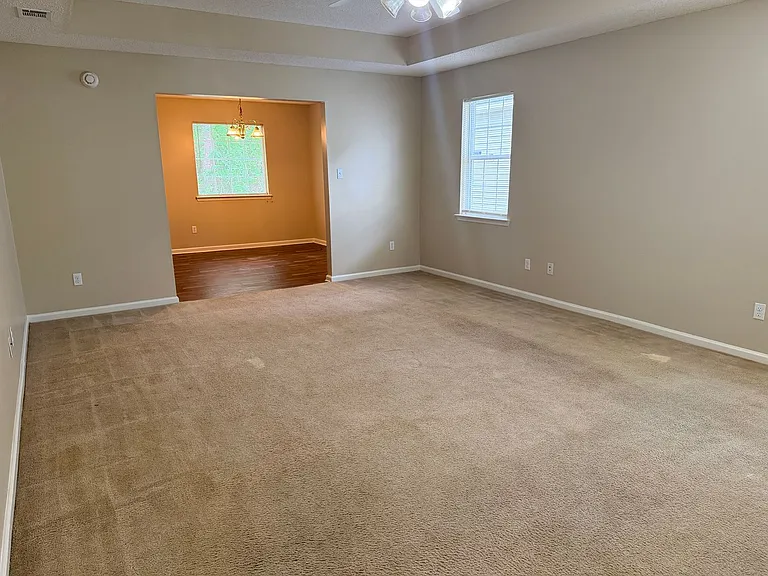 3008 Ginny Dr — Photo 3