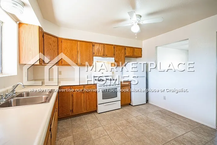 3619 S 14th Ave — Photo 7