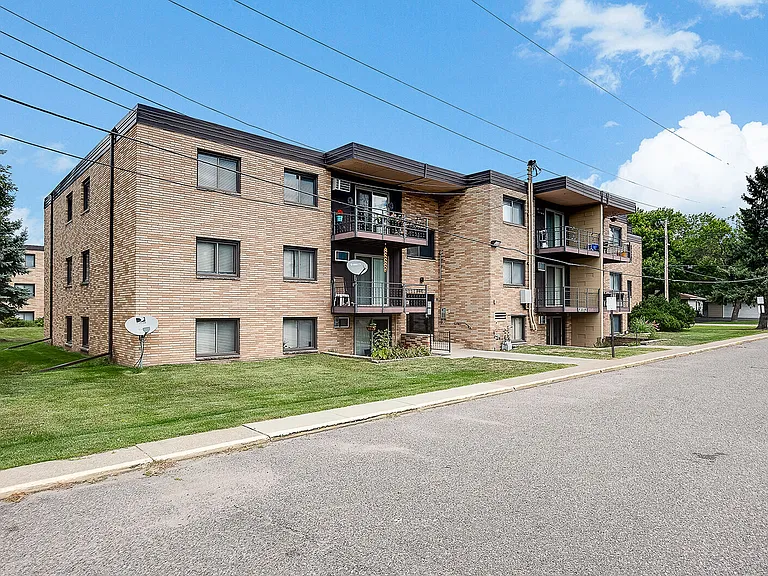 Arden Court Apartments — Photo 16