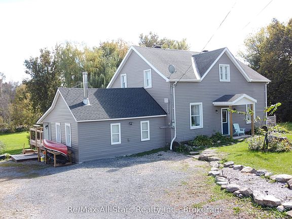 4th image of 857 Perth Rd
