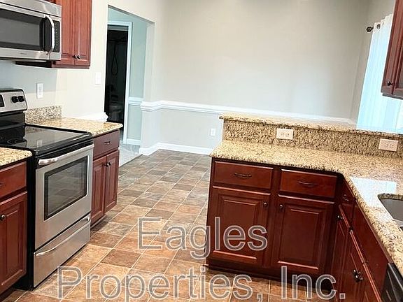 5th image of 117 Kenison Way