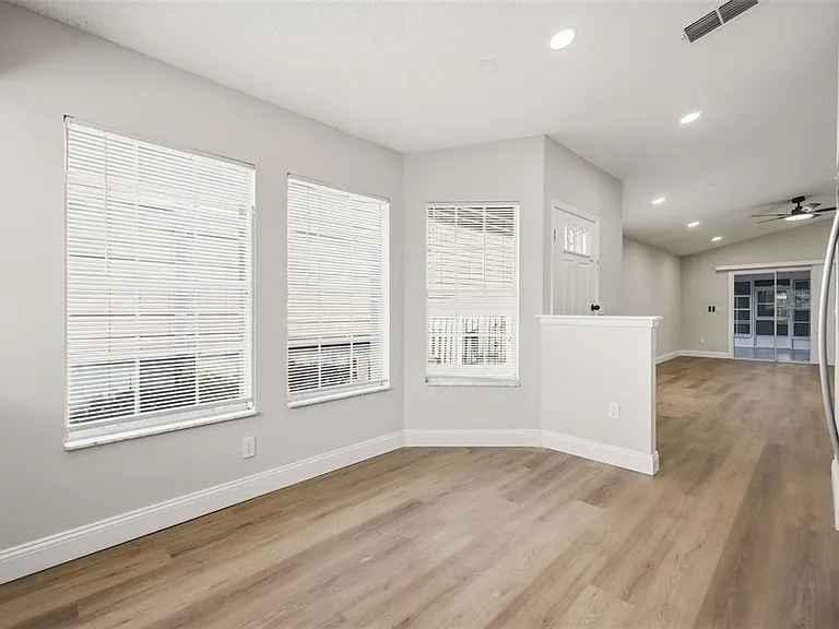 106 Lamplighter Dr — Photo 12