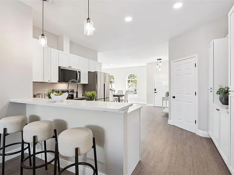 1209 Cathcart Cir — Photo 20
