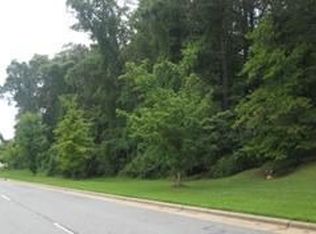 1101 9th St NE, Hickory, NC 28601