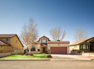 60 E Red Shadow Cir, Kanab, UT 84741