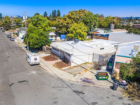 4th image of 22938 Atherton St