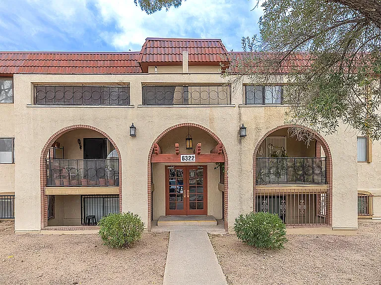 1 bed, 672 sqft, $900 — Photo 2