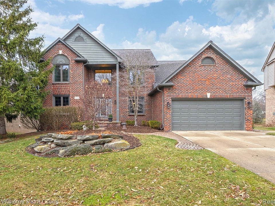 1st image of 247 Glenmoor Dr