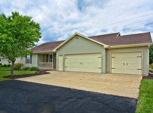 W5528 Mile Long Dr, Appleton, WI 54915