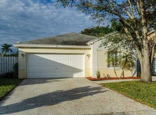 101 W Riverbend Dr, Sunrise, FL 33326
