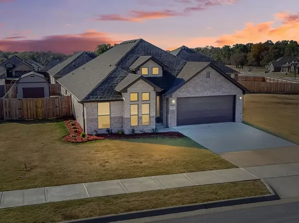 285 Coffee St, Pea Ridge, AR 72751