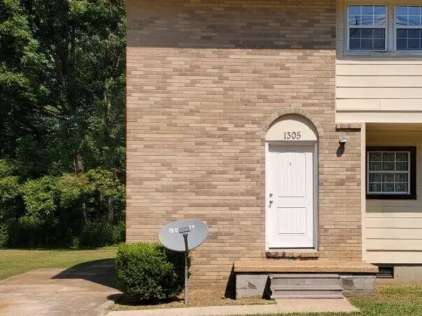 1305 Proper St, Corinth, MS 38834