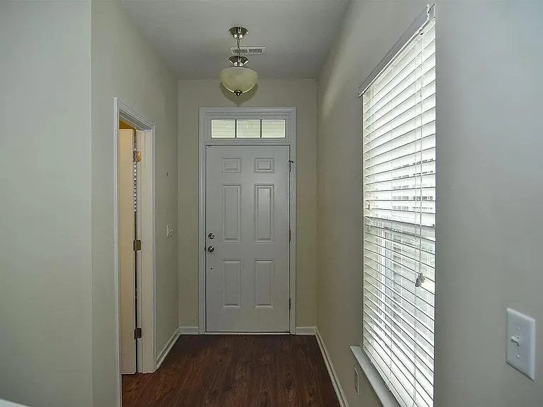 305 Chestnut Oak Ct — Photo 5