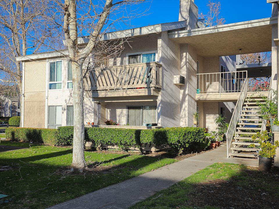 1st image of 511 Sandalwood Pl Unit 4