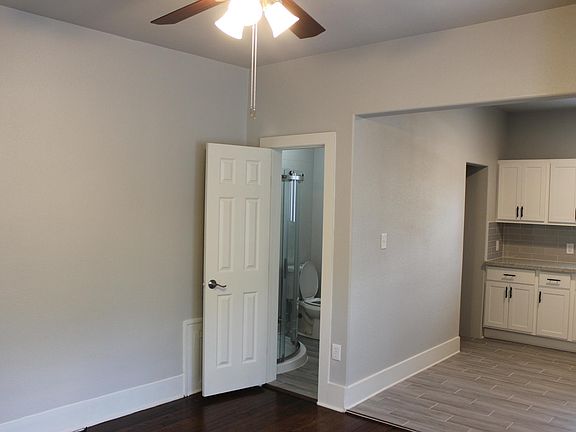 4th image of 1555 Castle Ct #3