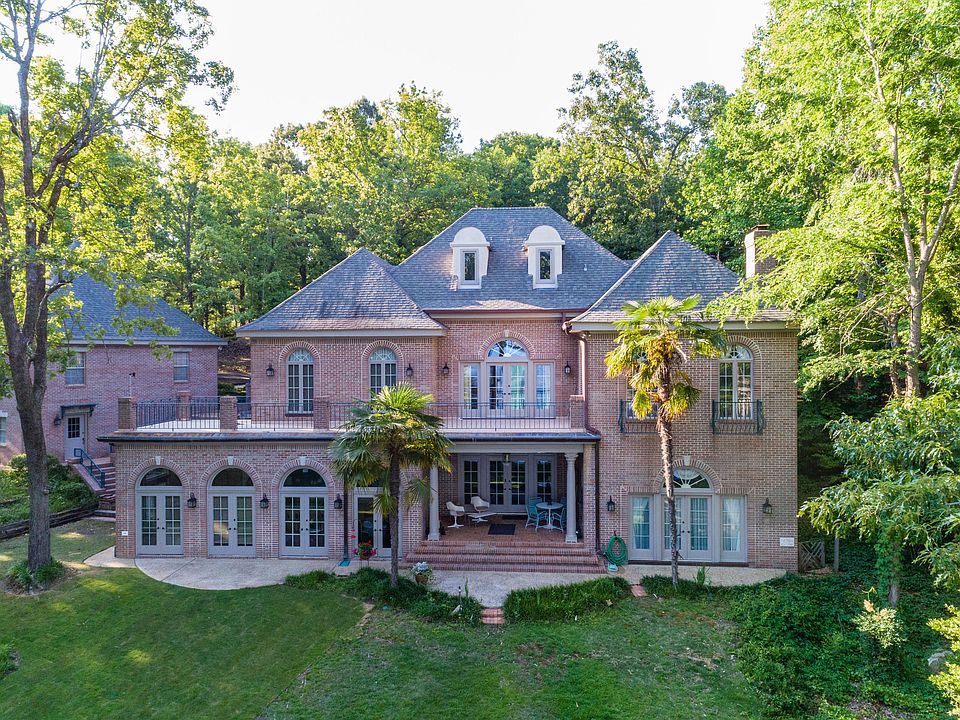 1st image of 335 Lakeview Dr