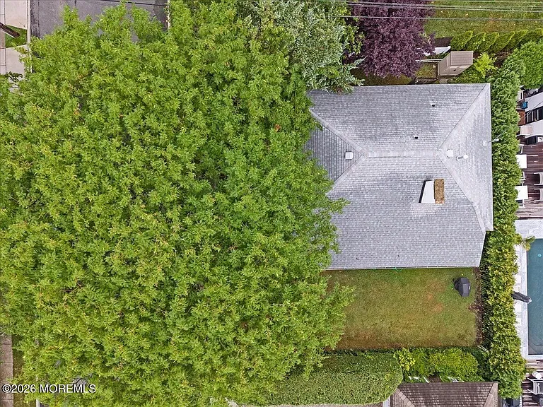 8 2nd Ave — Photo 23