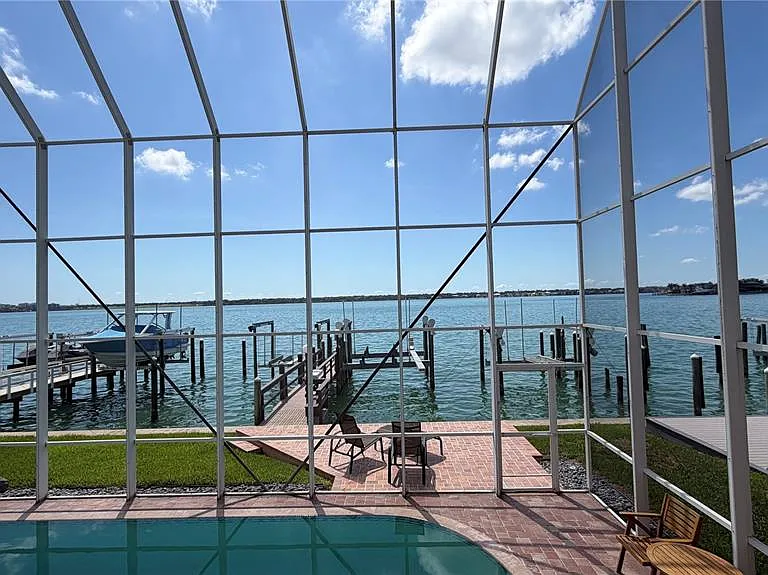 218 Sand Key Estates Dr — Photo 33