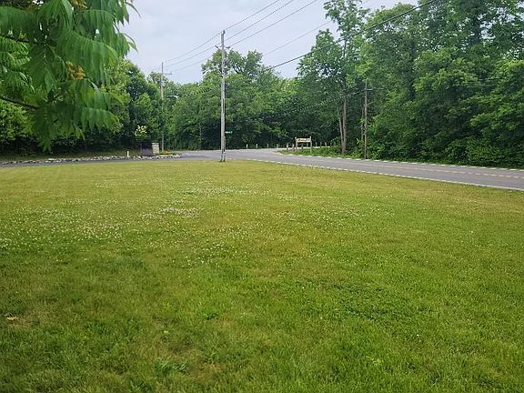 4th image of 2301 Split Rock Dr