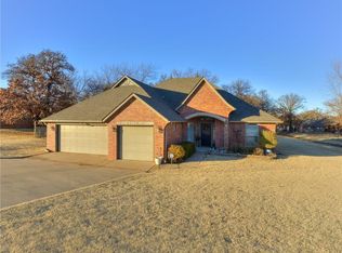 1001 Lost Oak Dr, Guthrie, OK 73044