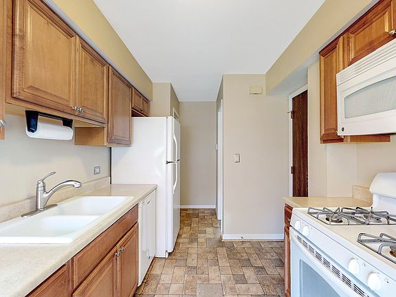 5th image of 452 Creekside Dr #00