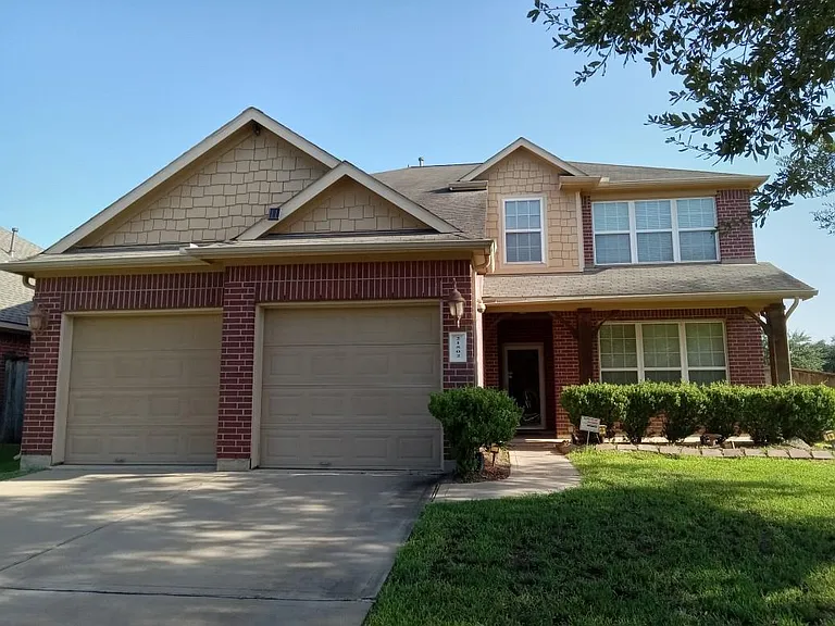 21502 Venture Park Dr — Photo 1