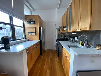 Rented by R New York