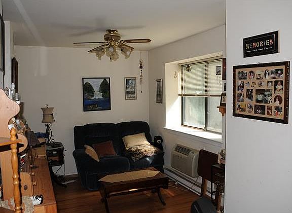 5th image of 301 Village Dr
