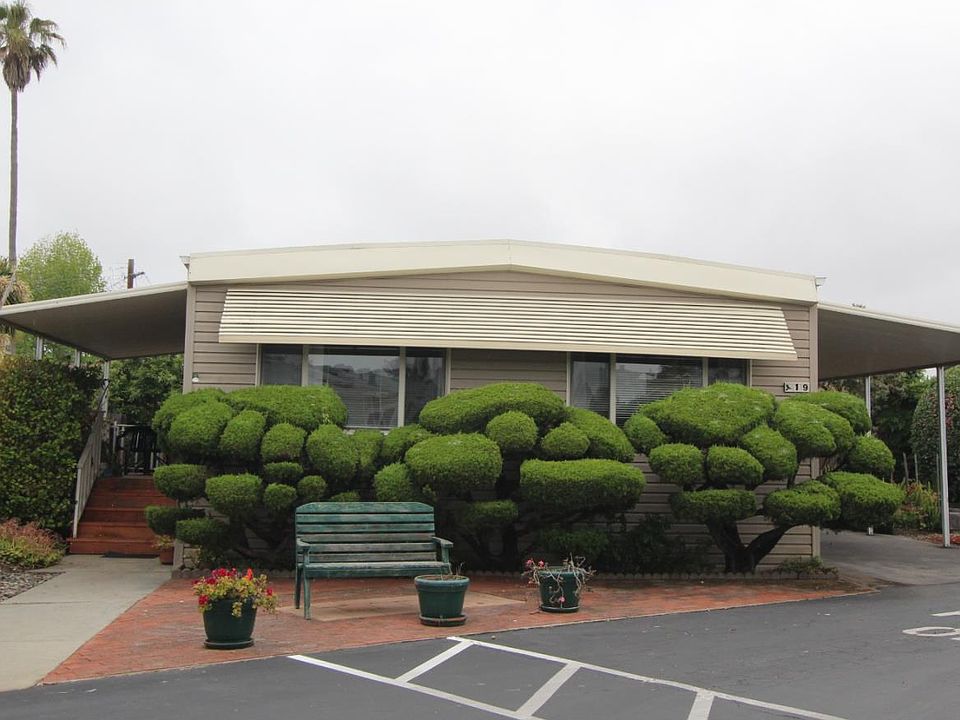 1st image of 4425 Clares St #19