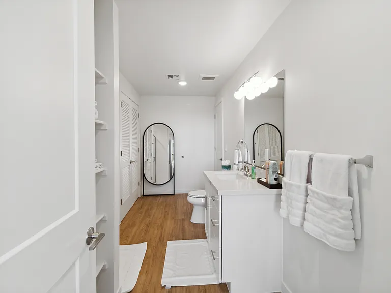 bathroom bathroom