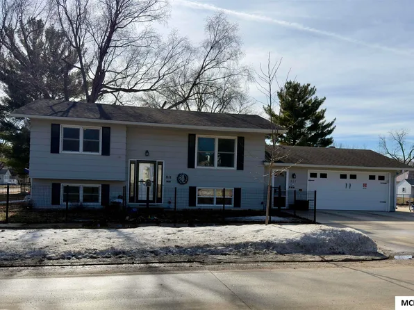 811 9th St NW, Mason City, IA 50401