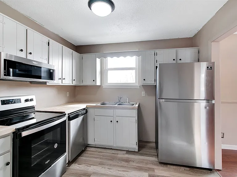 729 Welsey Dr — Photo 8