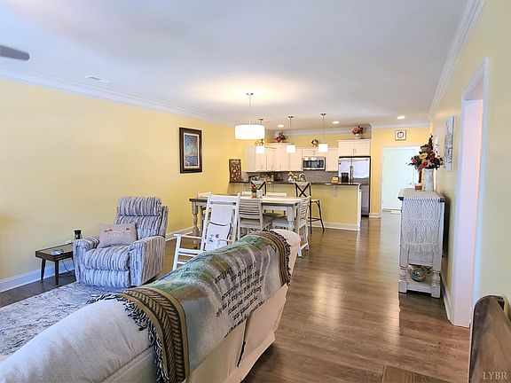 4th image of 308 Meridian St Lot 60