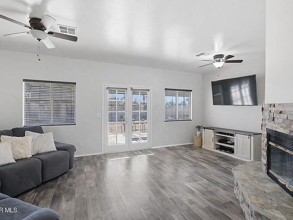 2nd image of 21401 Reed Pl