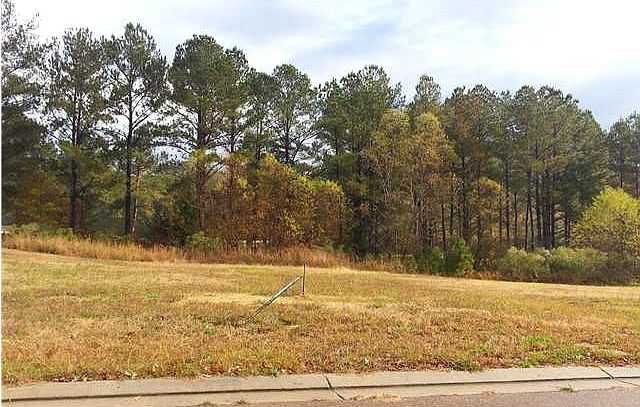1st image of 120 Woodlands Glen Cir