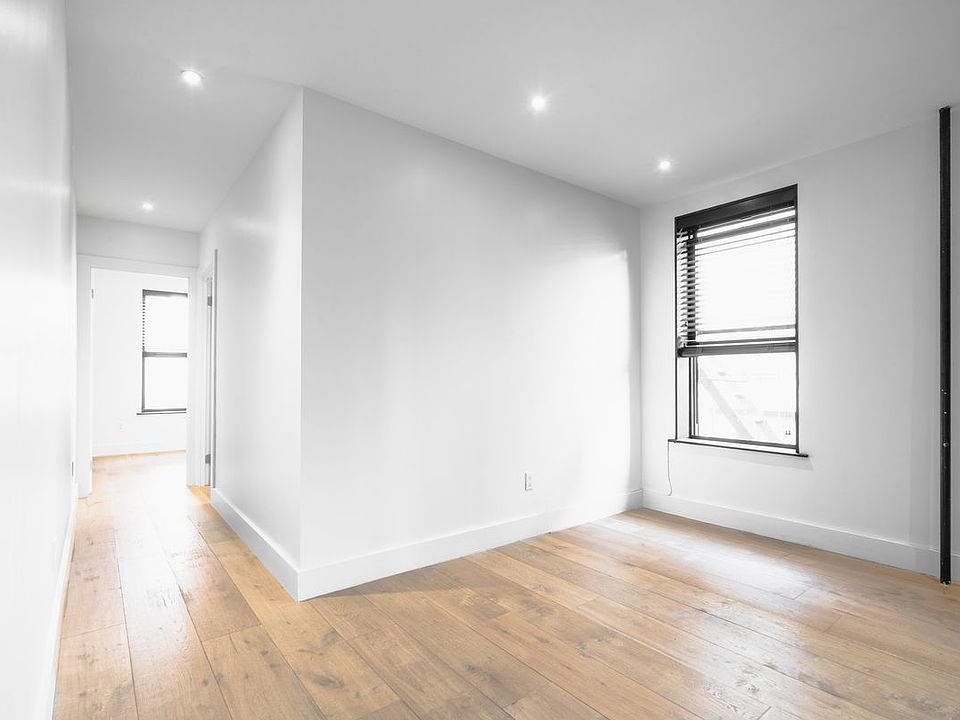 1st image of 19 Pell St APT 1