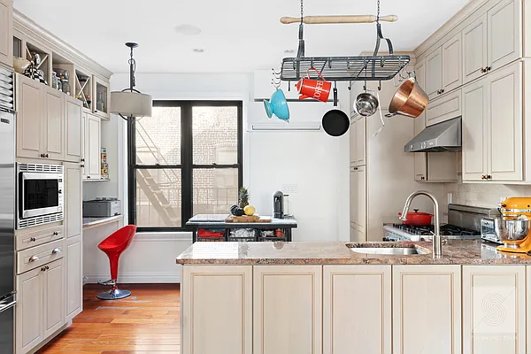 Rented by Compass | media 13