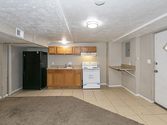 3rd image of 6333 Ash Ave #1